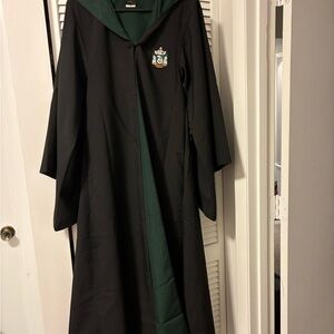Authentic XS Slytherin Hogwarts Robe (Wizarding World of Harry Potter)